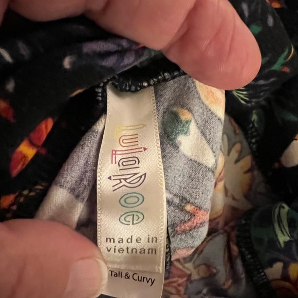 2 pair of LuLaRoe Women’s Leggings - Picture 2 of 4